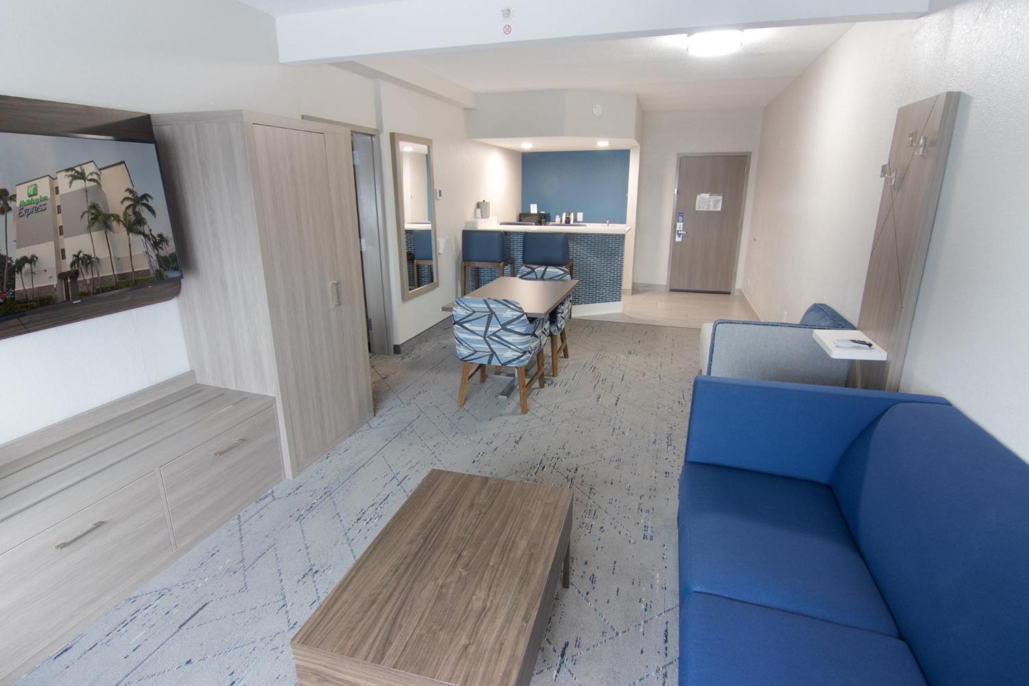 Holiday Inn Express And Suites Fort Lauderdale Airport West By Ihg Дейви Экстерьер фото