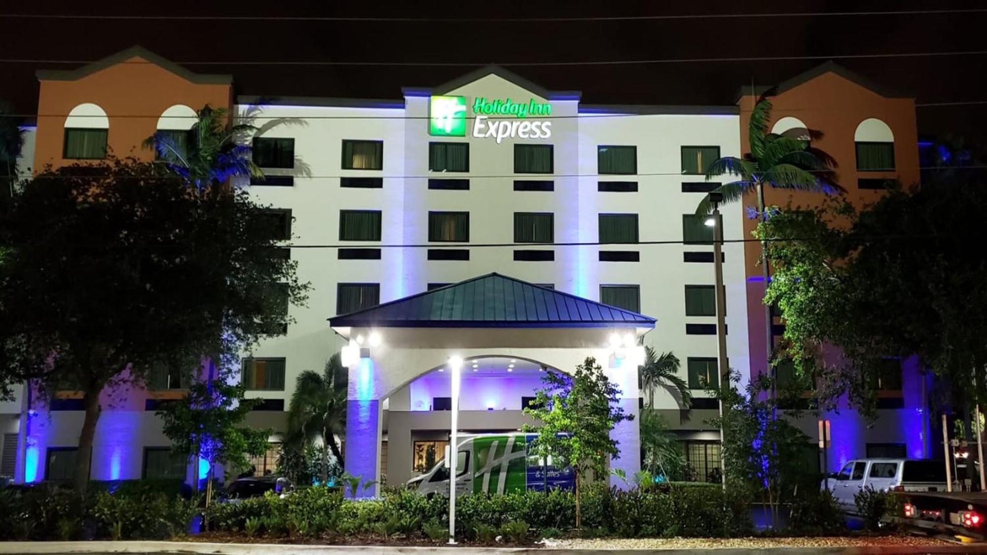 Holiday Inn Express And Suites Fort Lauderdale Airport West By Ihg Дейви Экстерьер фото