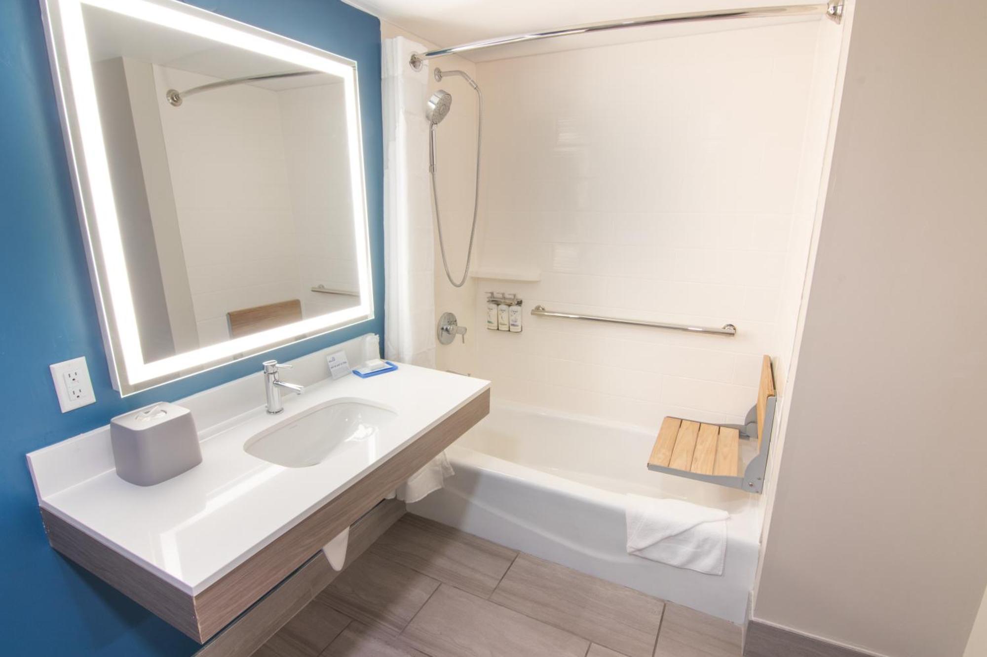 Holiday Inn Express And Suites Fort Lauderdale Airport West By Ihg Дейви Экстерьер фото